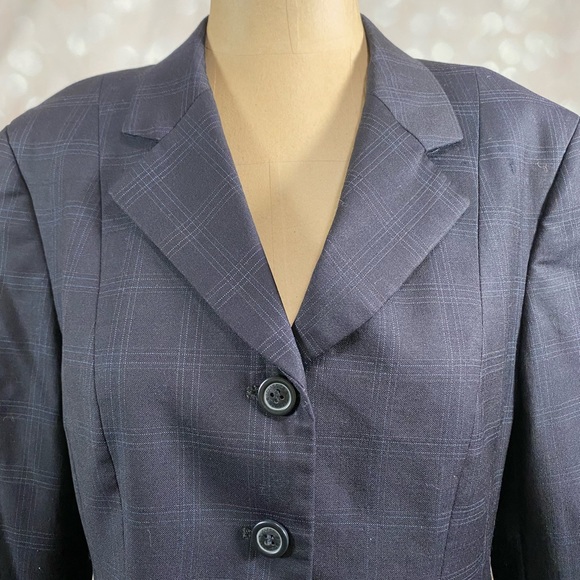 **TAKING BEST OFFER** R.J. CLASSICS PRESTIGE COLLECTION Navy 100% Wool Blazer - Picture 6 of 10